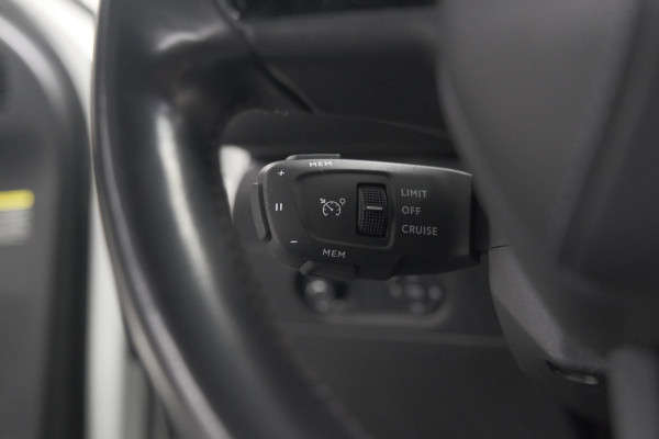 DS Ds 3 Crossback E-Tense So Chic 50 kWh | SHO = 93,8% | Allseason Banden | Camera | Dodehoekdetectie | Head-Up Display