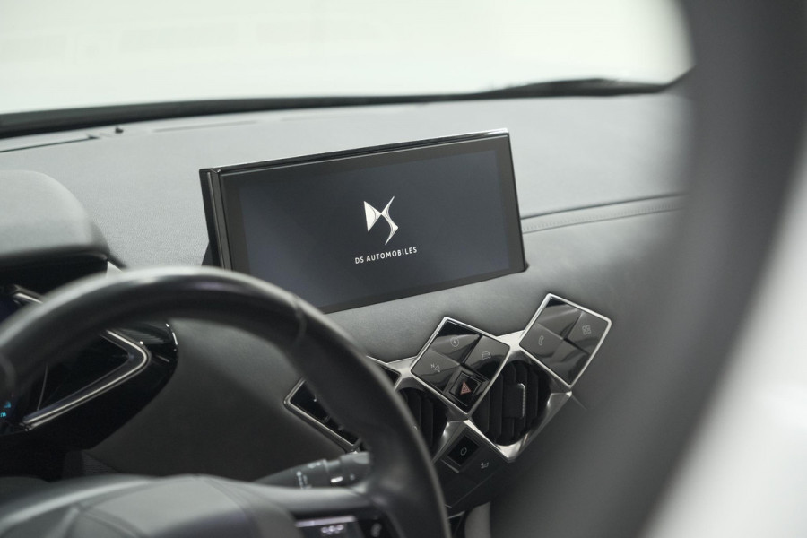DS Ds 3 Crossback E-Tense So Chic 50 kWh | SHO = 93,8% | Allseason Banden | Camera | Dodehoekdetectie | Head-Up Display