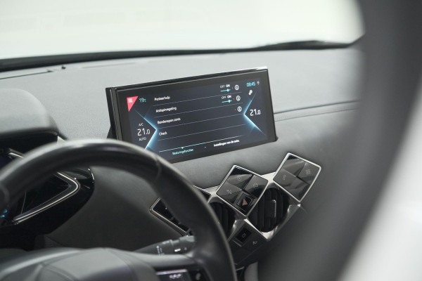 DS Ds 3 Crossback E-Tense So Chic 50 kWh | SHO = 93,8% | Allseason Banden | Camera | Dodehoekdetectie | Head-Up Display