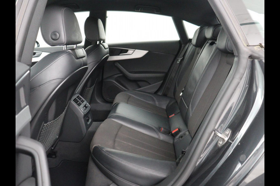 Audi A5 40 TFSI Sport S-Line edition | Carplay | Sportstoelen | Full LED | Half leder | Navigatie | Parkeerhulp | Cruise control | Bluetooth | Climate control | Sportstuur