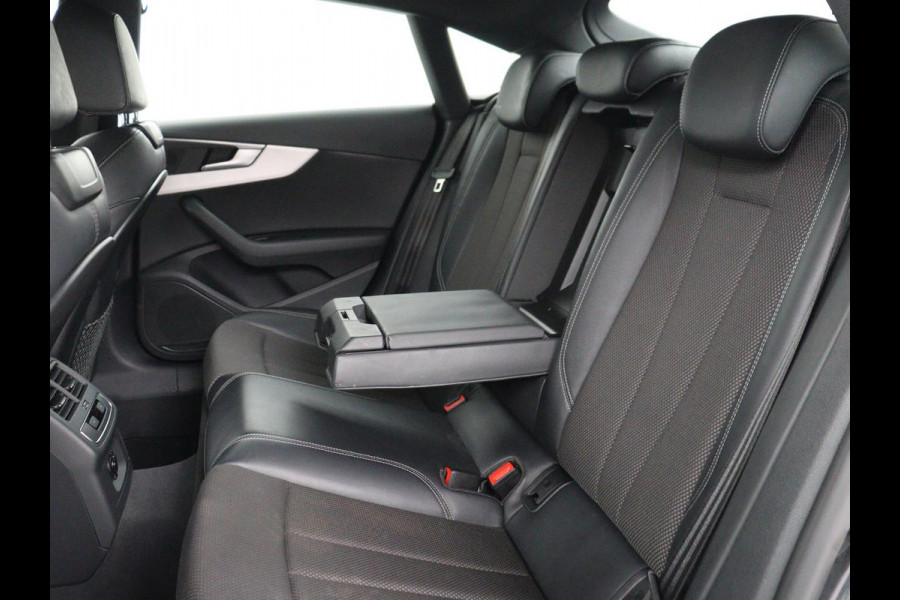 Audi A5 40 TFSI Sport S-Line edition | Carplay | Sportstoelen | Full LED | Half leder | Navigatie | Parkeerhulp | Cruise control | Bluetooth | Climate control | Sportstuur