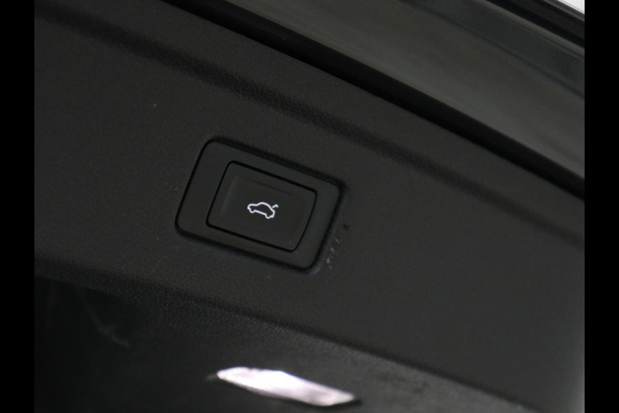 Audi A5 40 TFSI Sport S-Line edition | Carplay | Sportstoelen | Full LED | Half leder | Navigatie | Parkeerhulp | Cruise control | Bluetooth | Climate control | Sportstuur