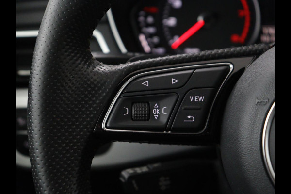 Audi A5 40 TFSI Sport S-Line edition | Carplay | Sportstoelen | Full LED | Half leder | Navigatie | Parkeerhulp | Cruise control | Bluetooth | Climate control | Sportstuur