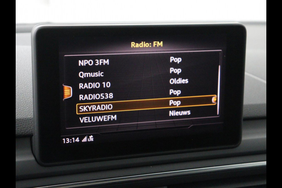 Audi A5 40 TFSI Sport S-Line edition | Carplay | Sportstoelen | Full LED | Half leder | Navigatie | Parkeerhulp | Cruise control | Bluetooth | Climate control | Sportstuur