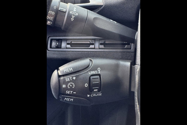 Peugeot 3008 1.2 PureTech Allure Pack - Navigatie / Apple Carplay I Airco I LED I DPC I Sport pakket I Dealer onderhouden