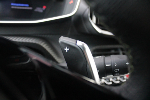 Peugeot 2008 1.2 Hybrid 145PK GT AUTOMAAT | ELEKTRISCH BEDIENBARE BESTUURDERSSTOEL | NAVIGATIE | FULL LED KOPLAMPEN | DRAADLOZE APPLE CARPLAY/ANDROID AUTO | ADAPTIVE CRUISE CONTROL | CAMERA VOOR + ACHTER | CLIMATE CONTROL | LICHTMETALEN VELGEN 17" | KEYLESS ENTRY/START | DAB+ RADIO | ALCANTARA/LEDEREN BEKLEDING  | DODEHOEK DETECTIE | PARKEERSENSOREN VOOR + ACHTER | STOEL VERWARMING |