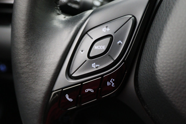 Toyota C-HR 1.8 Hybrid Dynamic Camera, Apple Carplay, Keyless, Lane Assist, ACC, LED, 18"