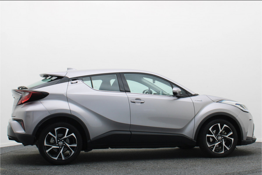 Toyota C-HR 1.8 Hybrid Dynamic Camera, Apple Carplay, Keyless, Lane Assist, ACC, LED, 18"