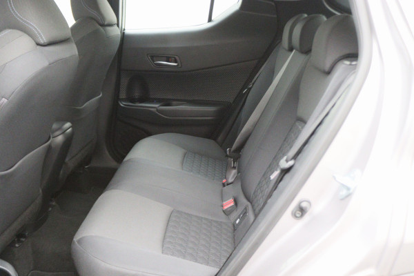 Toyota C-HR 1.8 Hybrid Dynamic Camera, Apple Carplay, Keyless, Lane Assist, ACC, LED, 18"