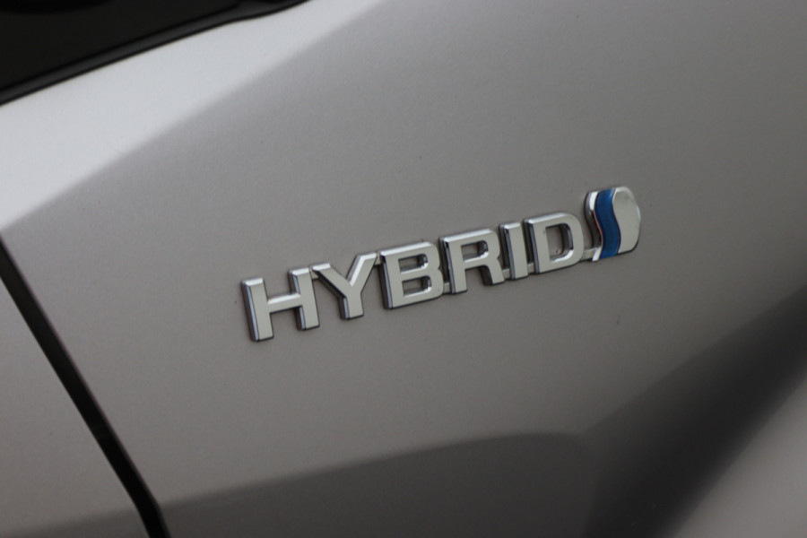 Toyota C-HR 1.8 Hybrid Dynamic Camera, Apple Carplay, Keyless, Lane Assist, ACC, LED, 18"