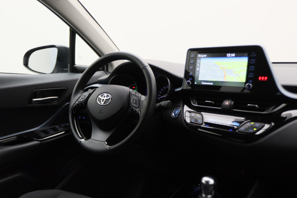 Toyota C-HR 1.8 Hybrid Dynamic Camera, Apple Carplay, Keyless, Lane Assist, ACC, LED, 18"