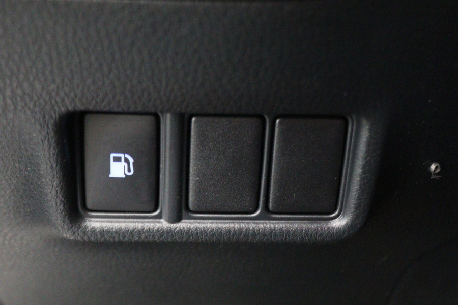 Toyota C-HR 1.8 Hybrid Dynamic Camera, Apple Carplay, Keyless, Lane Assist, ACC, LED, 18"