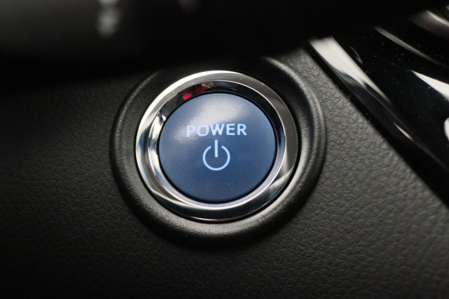 Toyota C-HR 1.8 Hybrid Dynamic Camera, Apple Carplay, Keyless, Lane Assist, ACC, LED, 18"