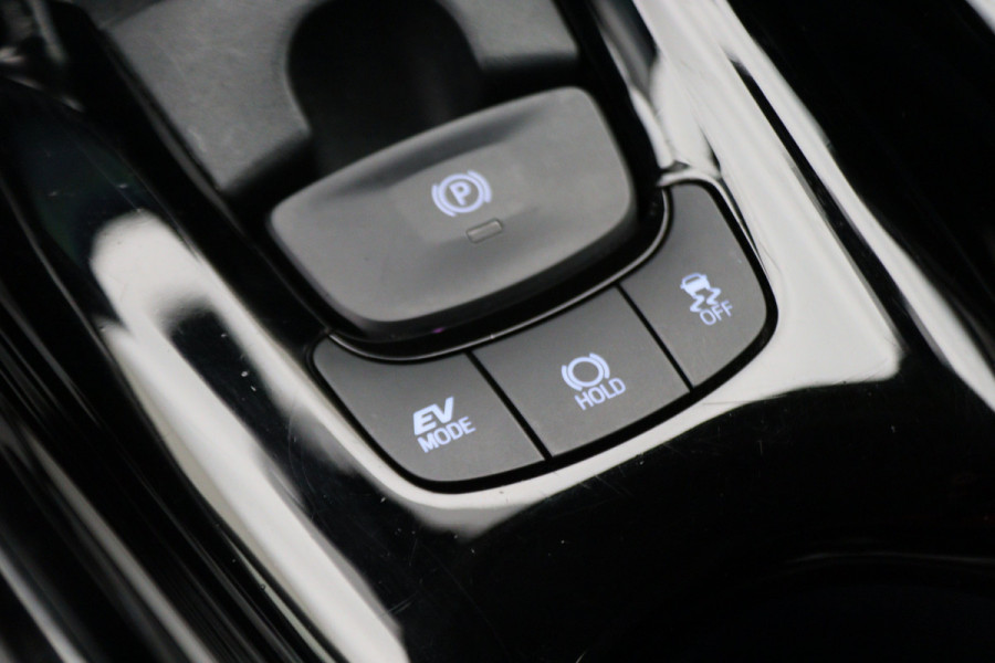 Toyota C-HR 1.8 Hybrid Dynamic Camera, Apple Carplay, Keyless, Lane Assist, ACC, LED, 18"