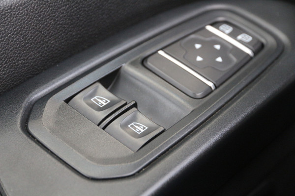 Renault Trafic 2.0 DCI 110 | L2H1 | Black edition | Cruise | Airco..