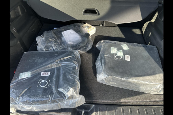 Mercedes-Benz EQB 250+ AMG Line 7p. 71 kWh | SOH 99% | 7 PERSOONS| ELEKTRISCHE ACHTERKLEP| STOELVERWARMING| DODE HOEK SENSOR| SFEERVERLICHTING| APPLE CARPLAY/ ANDROID AUTO