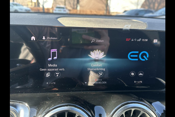 Mercedes-Benz EQB 250+ AMG Line 7p. 71 kWh | SOH 99% | 7 PERSOONS| ELEKTRISCHE ACHTERKLEP| STOELVERWARMING| DODE HOEK SENSOR| SFEERVERLICHTING| APPLE CARPLAY/ ANDROID AUTO