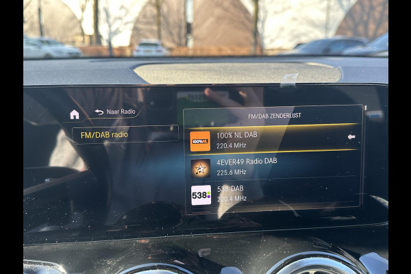 Mercedes-Benz EQB 250+ AMG Line 7p. 71 kWh | SOH 99% | 7 PERSOONS| ELEKTRISCHE ACHTERKLEP| STOELVERWARMING| DODE HOEK SENSOR| SFEERVERLICHTING| APPLE CARPLAY/ ANDROID AUTO