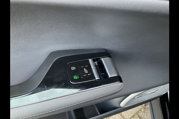 Polestar 3 Long range Dual motor 111 kWh 360° 22Inch B&W 1Eig Luchtver. Pano.dak