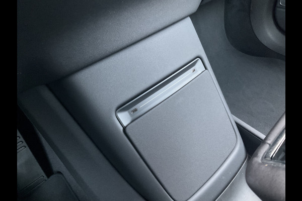 Polestar 3 Long range Dual motor 111 kWh 360° 22Inch B&W 1Eig Luchtver. Pano.dak