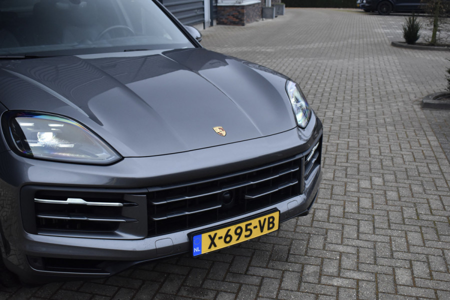 Porsche Cayenne 3.0 E-Hybrid 470pk Sport Chrono | Pano | Matrix | ACC | 21'' Wielen | Bose | Trekhaak | Orig. NL |