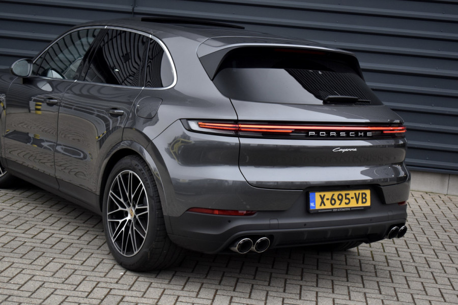 Porsche Cayenne 3.0 E-Hybrid 470pk Sport Chrono | Pano | Matrix | ACC | 21'' Wielen | Bose | Trekhaak | Orig. NL |