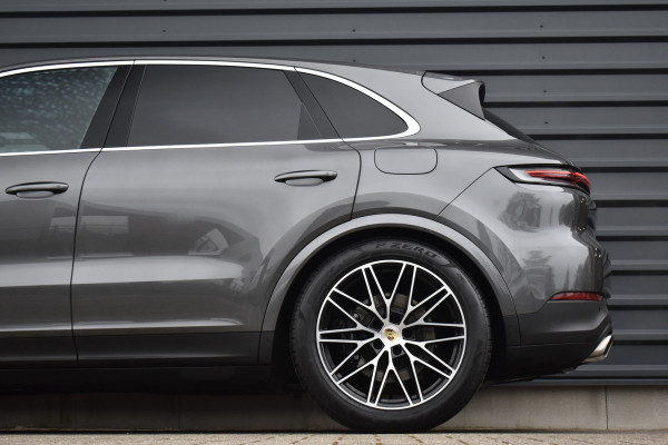 Porsche Cayenne 3.0 E-Hybrid 470pk Sport Chrono | Pano | Matrix | ACC | 21'' Wielen | Bose | Trekhaak | Orig. NL |