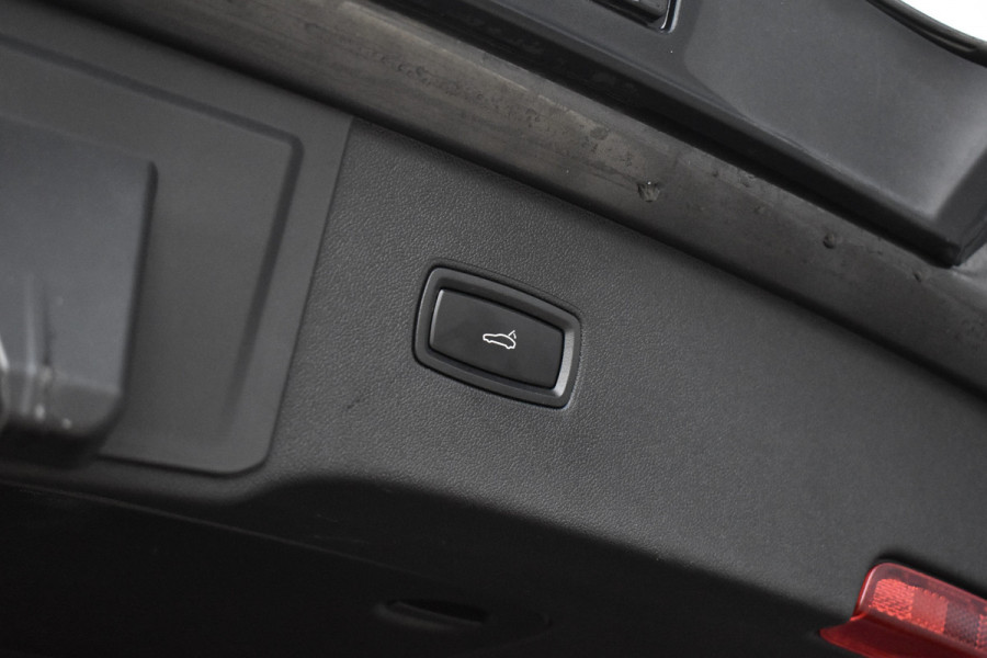 Porsche Cayenne 3.0 E-Hybrid 470pk Sport Chrono | Pano | Matrix | ACC | 21'' Wielen | Bose | Trekhaak | Orig. NL |