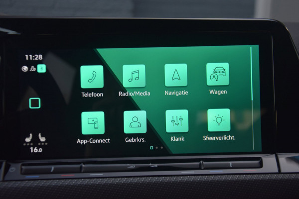 Volkswagen Golf Variant 1.5 TSI R-Line Panoramadak / Stoel en stuurverwarming / Trekhaak elektrisch /