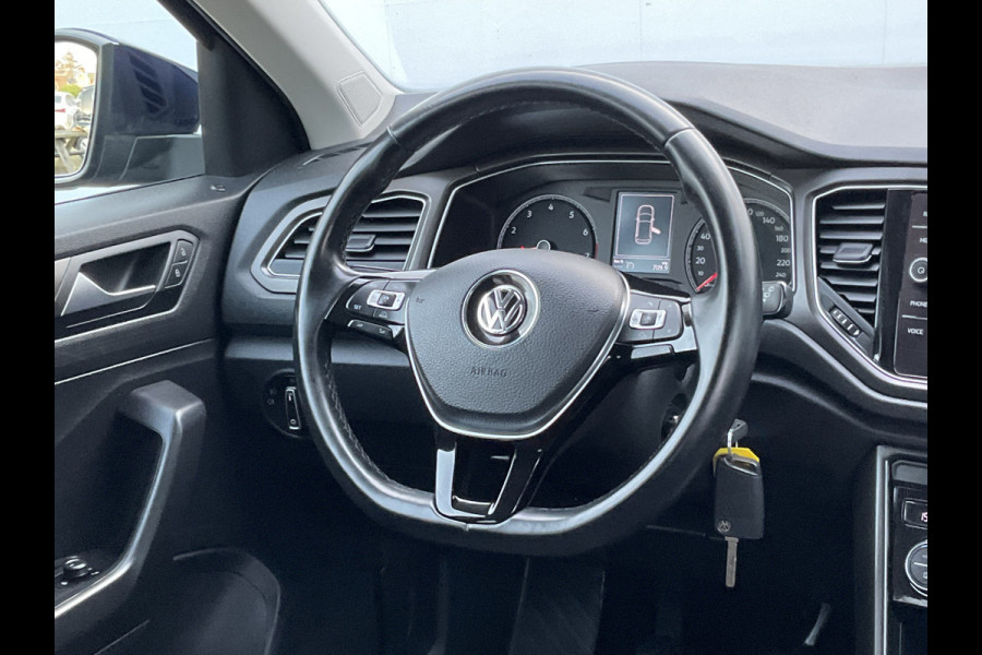 Volkswagen T-Roc 1.0 TSI Style DAB Navi PDC Trekhaak Hoge zit Bluetooth