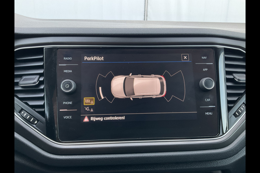 Volkswagen T-Roc 1.0 TSI Style DAB Navi PDC Trekhaak Hoge zit Bluetooth