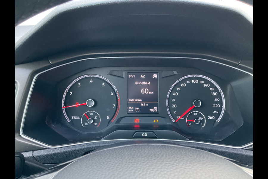 Volkswagen T-Roc 1.0 TSI Style DAB Navi PDC Trekhaak Hoge zit Bluetooth