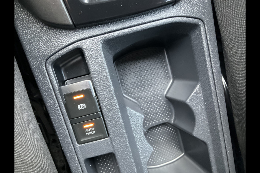 Volkswagen T-Roc 1.0 TSI Style DAB Navi PDC Trekhaak Hoge zit Bluetooth