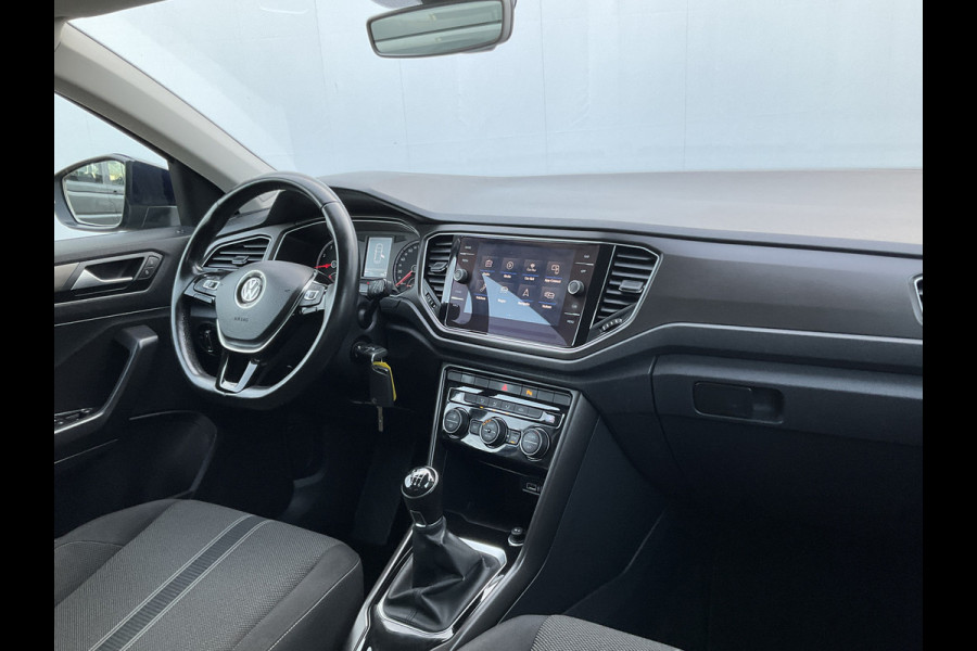 Volkswagen T-Roc 1.0 TSI Style DAB Navi PDC Trekhaak Hoge zit Bluetooth