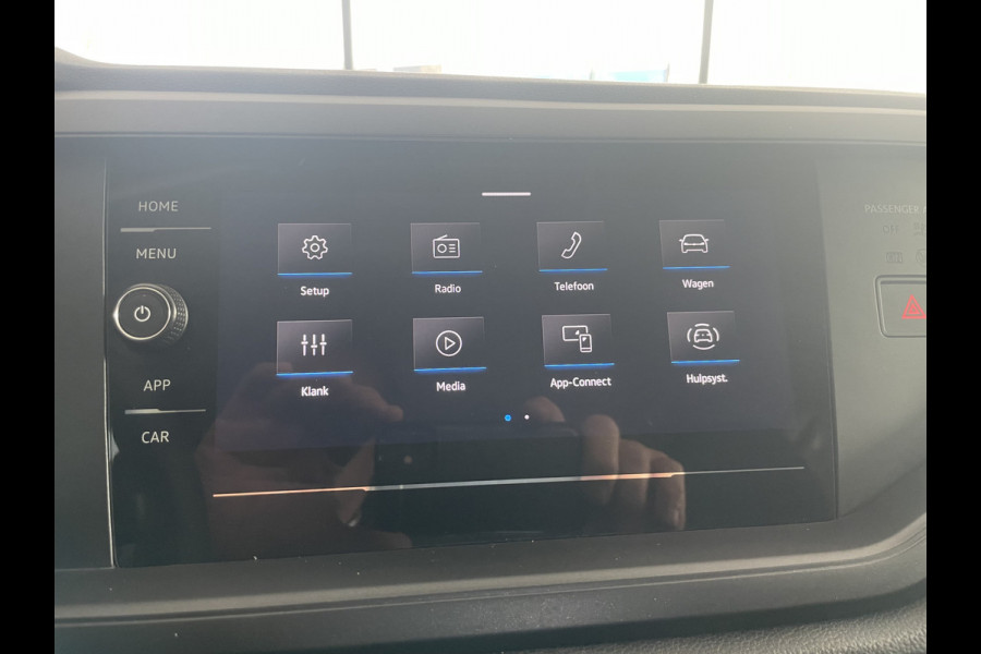 Volkswagen Polo 1.0 MPI Polo Airco - Apple carplay - Cruise control - Parkeersensoren - Licht metalen velgen 15 inch - Stuur multifunctioneel - Radio - Start/stop systeem - Elektrische ramen - Led verlichting - Stoffen b