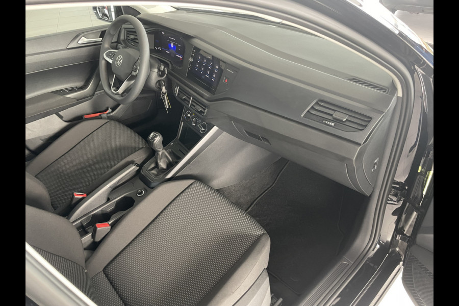 Volkswagen Polo 1.0 MPI Polo Airco - Apple carplay - Cruise control - Parkeersensoren - Licht metalen velgen 15 inch - Stuur multifunctioneel - Radio - Start/stop systeem - Elektrische ramen - Led verlichting - Stoffen b