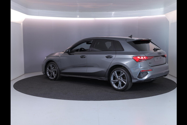 Audi Q3 45 TFSI e S edition 245pk | Parkeercamera | Navigatie| 20 inch Lichtmetalen velgen | 3 spaaks afgevlakt stuurwiel