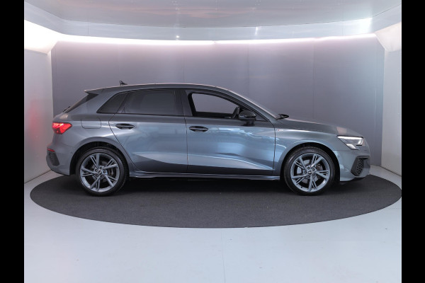 Audi Q3 45 TFSI e S edition 245pk | Parkeercamera | Navigatie| 20 inch Lichtmetalen velgen | 3 spaaks afgevlakt stuurwiel