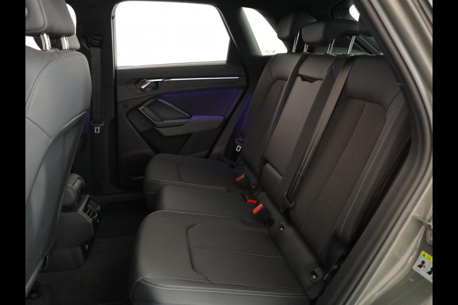 Audi Q3 45 TFSI e S edition 245pk | Parkeercamera | Navigatie| 20 inch Lichtmetalen velgen | 3 spaaks afgevlakt stuurwiel