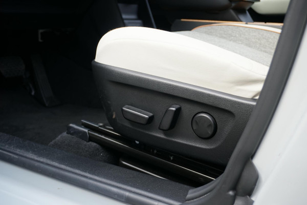 Mazda MX-30 e-SkyActiv 145 First Edition 36 kWh