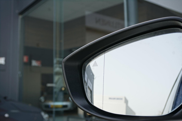 Mazda MX-30 e-SkyActiv 145 First Edition 36 kWh