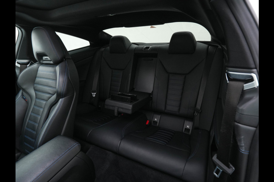 BMW 4 Serie Coupé M440i xDrive High Executive Aut. *PANO | LEATHER | HARMAN/KARDON | HEAD-UP | LASER-LED | ADAPTIVE-CRUISE | TOPVIEW | MEMORY-PACK | KEYLESS | HEATED-SPORTSEATS | DAB+ | DIGI-COCKPIT | SHIFTPADDLES | TOWBAR | 19''ALU*
