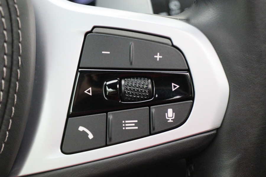 BMW X5 xDrive45e High Executive Laser, Panoramadak, 360° Camera, ACC, Luchtvering, H&K, Trekhaak, 21"