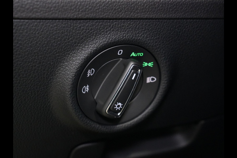 Škoda Superb Combi 1.4 TSI iV 204pk Business Edition Plus Trekhaak Camera 18"velgen Android/Carplay Keyless 215