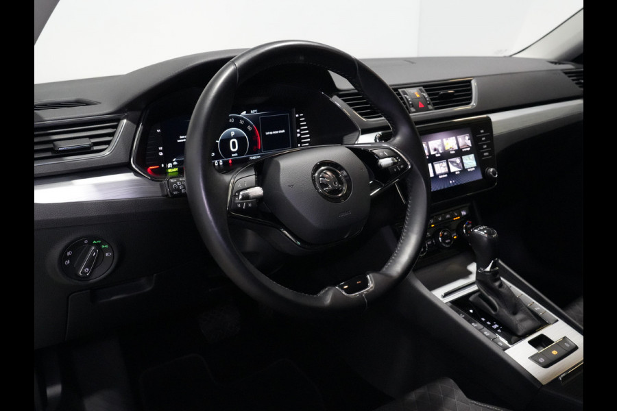 Škoda Superb Combi 1.4 TSI iV 204pk Business Edition Plus Trekhaak Camera 18"velgen Android/Carplay Keyless 215