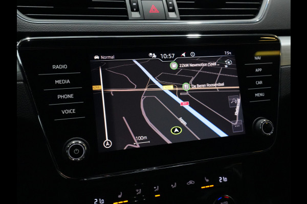 Škoda Superb Combi 1.4 TSI iV 204pk Business Edition Plus Trekhaak Camera 18"velgen Android/Carplay Keyless 215