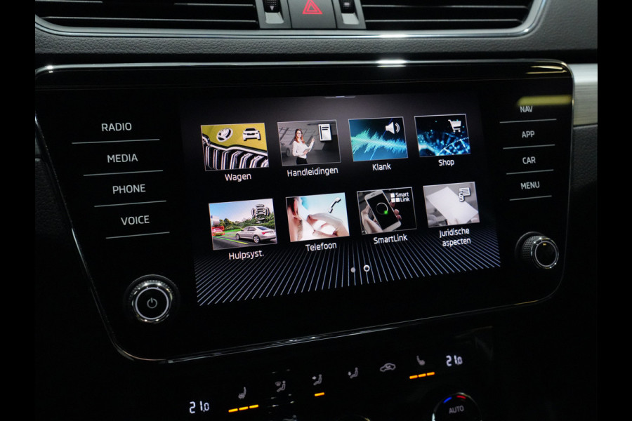 Škoda Superb Combi 1.4 TSI iV 204pk Business Edition Plus Trekhaak Camera 18"velgen Android/Carplay Keyless 215