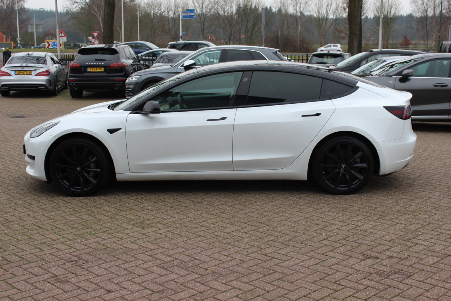 Tesla Model 3 Standard RWD Plus 60 kWh / SoH 91,4% / Autopilot / Panoramadak / Camera / Audio / 18'' / Leder