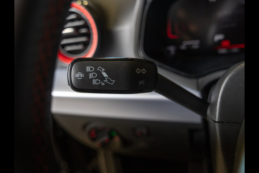 Seat Ibiza 1.0 EcoTSI FR Business Connect / 115pk / Achteruitrijcamera / Apple Carplay / Airco / Stoelverwarming /