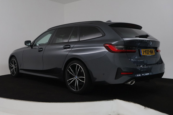 BMW 3 Serie Touring 318i High Executive Edition (PANORAMADAK, TREKHAAK, STOELVERWARMING, CAMERA, NAVIGATIE, PARKEERSENSOREN)